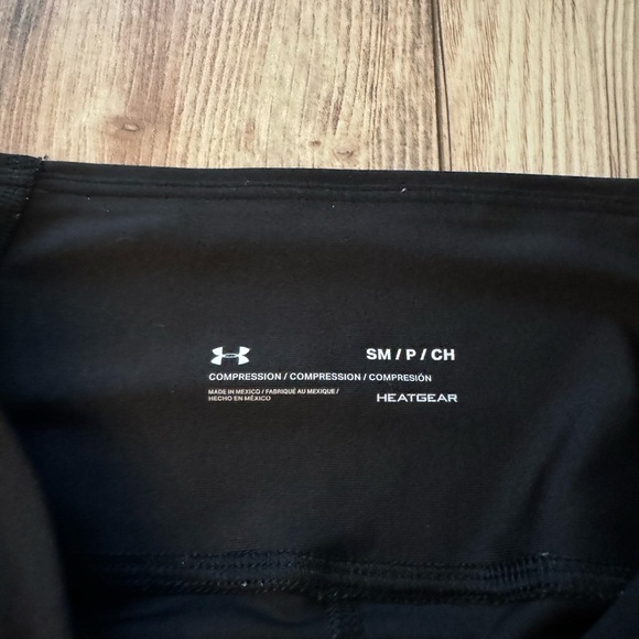Women’s Under Armour Compression Leggings With Mesh Size Small - Picture 5 of 7